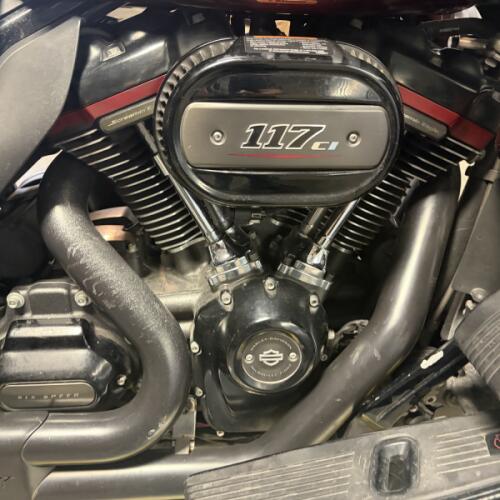 2019 Harley-Davidson® CVO™ Street Glide® BLK FORST/WINE W/PINSTRIPE thumb 3