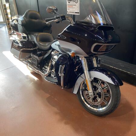 2019 Harley-Davidson® Road Glide® Ultra FLTRU thumb 3