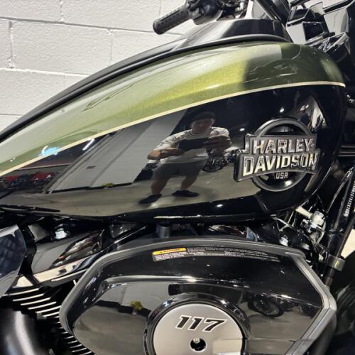 2026 Harley-Davidson® Street Glide Limited Olive Steel Metallic / Vivid Black Black Trim FLHXL thumb 3