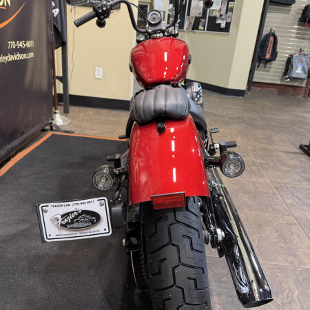 2026 Harley-Davidson® Street Bob® BRILLIANT RED thumb 0