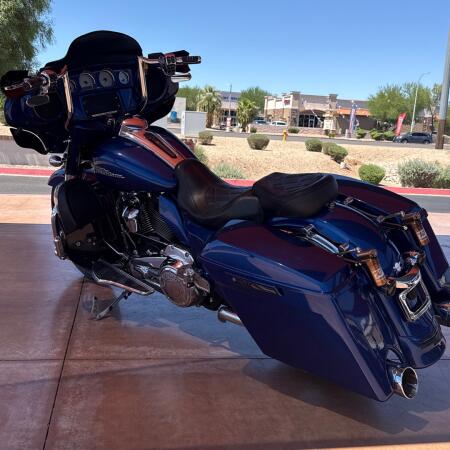FLHXS 2017 Street Glide® Special thumb 1