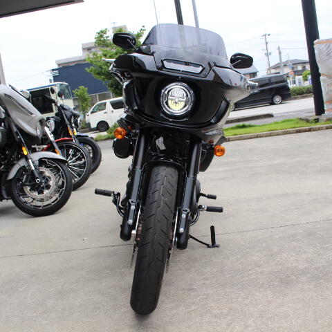 2024 Harley-Davidson® Low Rider™ ST Vivid Black thumb 3