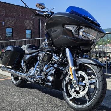 2026 Harley-Davidson Road Glide® FLTRX thumb 2