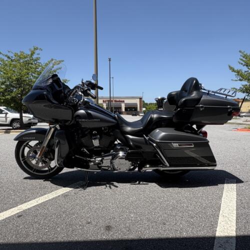 2022 Road Glide Limited Gauntlet Gray/ Vivid Black thumb 0