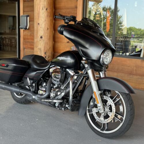 FLHXS 2015 Street Glide® Special thumb 3