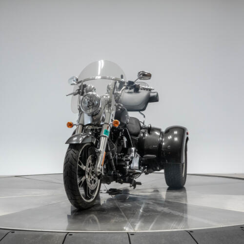 2016 HARLEY-DAVIDSON FLRT FREEWHEELER in Black Quarts thumb 1