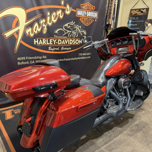 2018 Harley-Davidson® CVO™ Street Glide® ORNGLAVA/BLKDNM thumb 2