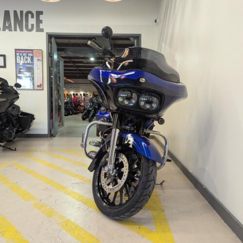 2012 Harley-Davidson® CVO™ Road Glide® Custom - Candy Cobalt & Twilight Blue thumb 2