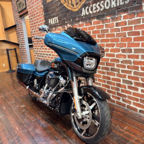 2026 Harley-Davidson® Street Glide® FLHX thumb 1