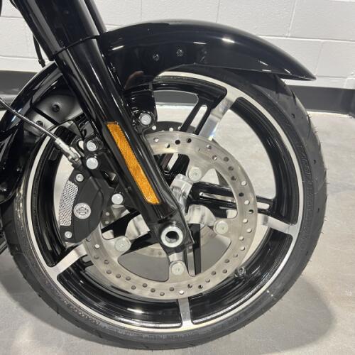 2025 Harley-Davidson® Street Glide® Vivid Black FLHX thumb 2