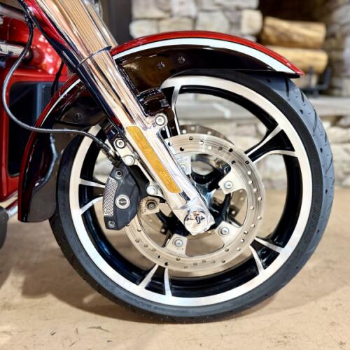 2021 FLHTCUTGSE - CVO Tri-Glide thumb 0
