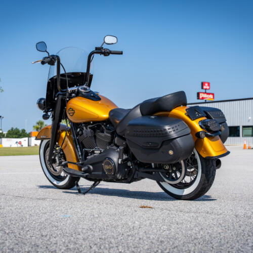 2023 Harley-Davidson Heritage Classic FLHCS thumb 1