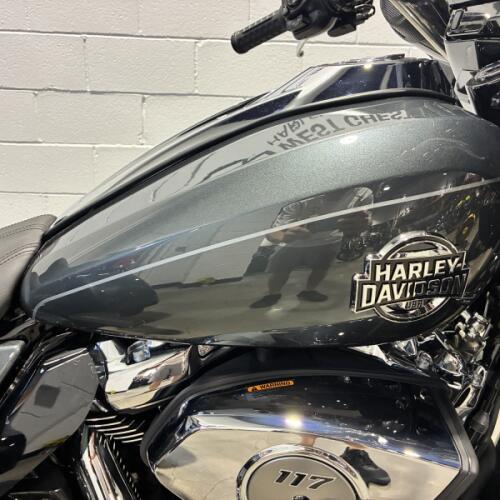 2026 Harley-Davidson® Street Glide 3 Limited Iron Horse Metallic Chrome Trim  FLHLT thumb 3
