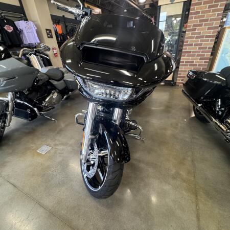 2026 Harley-Davidson® Road Glide® Vivid Black Chrome Trim thumb 1