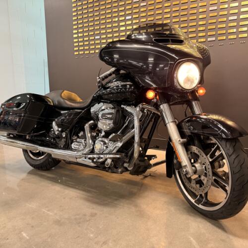 2014 Harley-Davidson® Street Glide® Special Vivid Black thumb 1