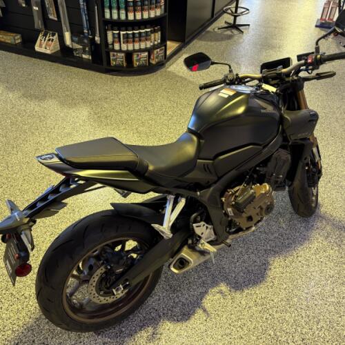 2026 Honda CB650R E-Clutch thumb 0