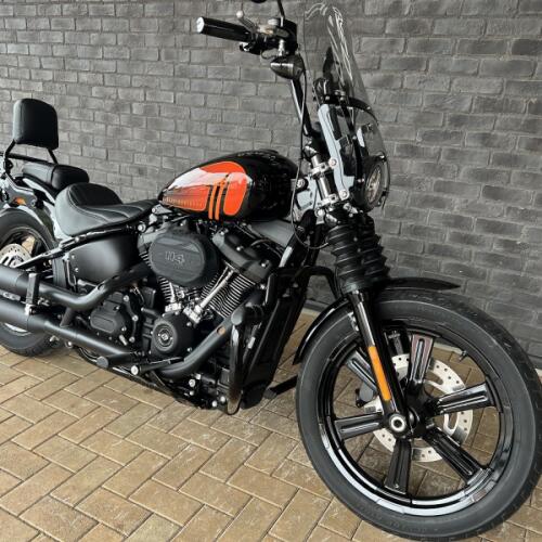 2023 Harley-Davidson® Street Bob® 114 Vivid Black thumb 3