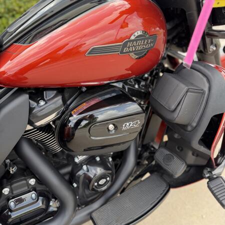 2025 Harley-Davidson® Tri Glide® Ultra Whiskey Fire / Vivid Black thumb 3