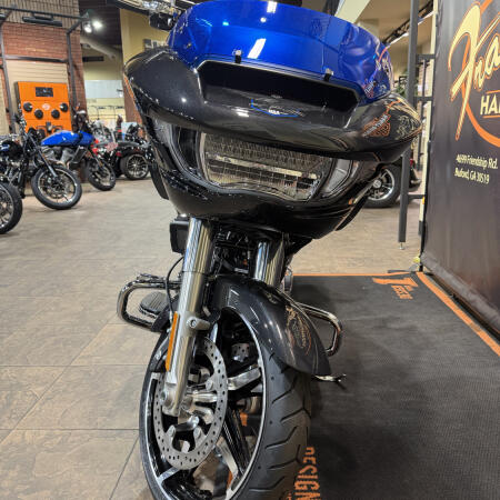 2026 Harley-Davidson® Road Glide® Midnight Ember Chrome Trim thumb 1