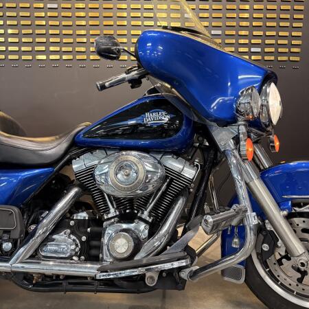 2008 Harley-Davidson® Electra Glide® Classic Impact Blue and Vivid Black thumb 3