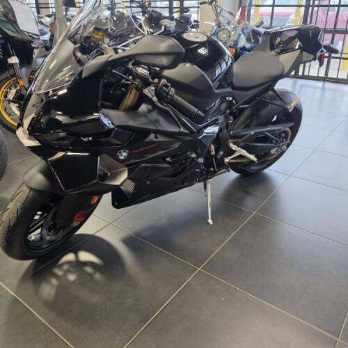 2026 S 1000 RR FINANCING AS LOW AS 2.90% OR $1000 REBATE thumb 2