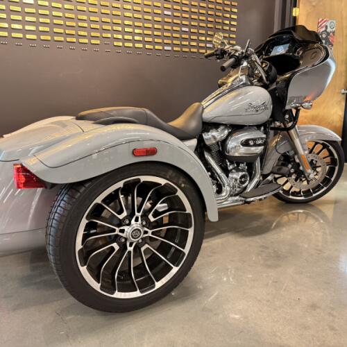 2024 Harley-Davidson® Road Glide® 3 Billiard Gray thumb 0