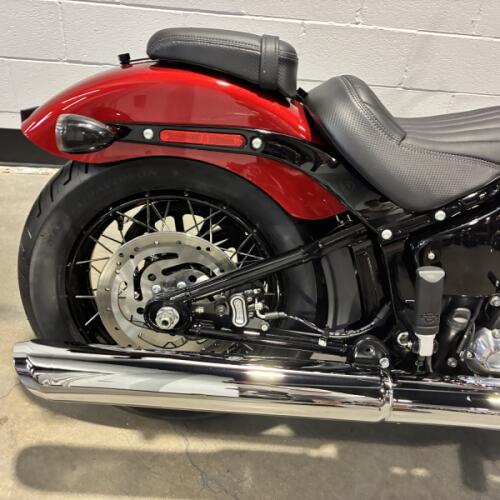 2026 Harley-Davidson® Street Bob® Brilliant Red Chrome Laced Wheels FXBB thumb 1