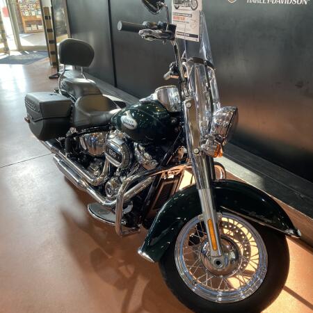 2024 Harley-Davidson® Heritage Classic FLHCS thumb 3