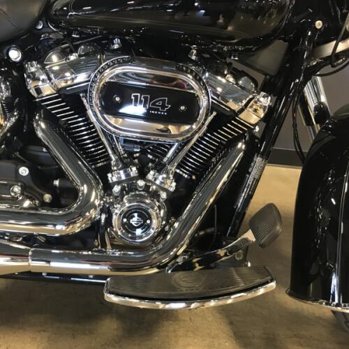 2023 Harley-Davidson® Heritage Classic FLHCS thumb 3