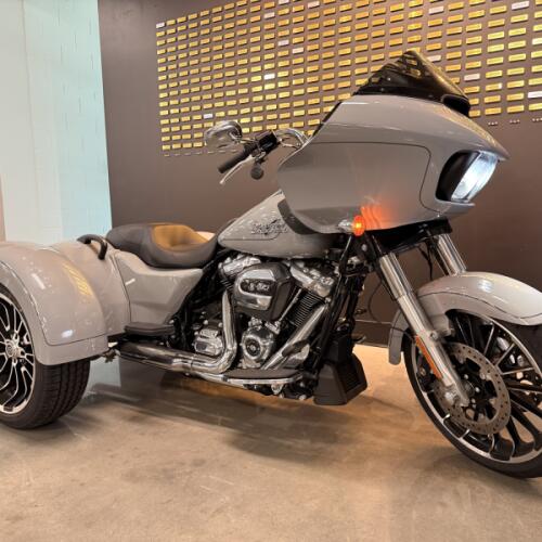 2024 Harley-Davidson® Road Glide® 3 Billiard Gray thumb 1