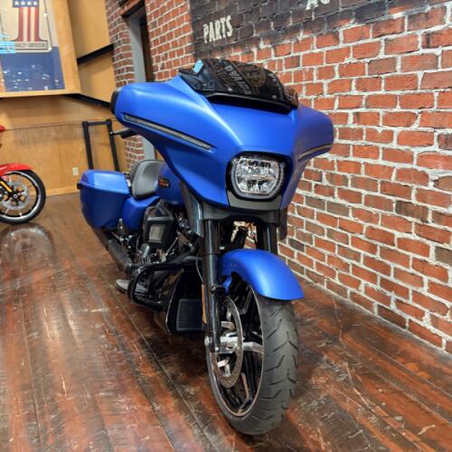 2026 Harley-Davidson® Street Glide® FLHX thumb 1