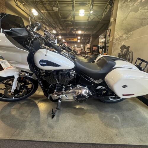 2026 Harley-Davidson® Low Rider® ST White Onyx Pearl Chrome Trim thumb 3