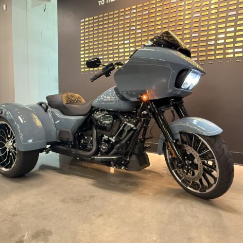 2024 Harley-Davidson® Road Glide® 3 Sharkskin Blue - Black Finish thumb 1