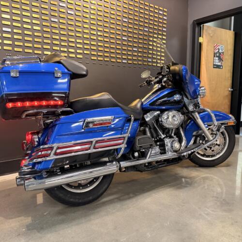 2008 Harley-Davidson® Electra Glide® Classic Impact Blue and Vivid Black thumb 1