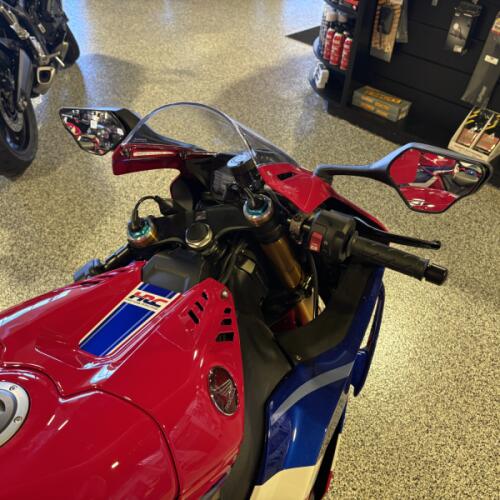 2026 Honda CBR1000RR-R Fireblade SP thumb 0