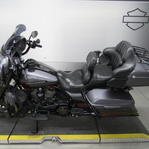 2020 Harley-Davidson® CVO™ Limited thumb 0