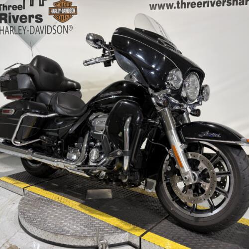 2017 Harley-Davidson® Ultra Limited Low Vivid Black thumb 2