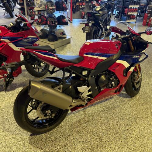 2026 Honda CBR1000RR-R Fireblade SP thumb 1