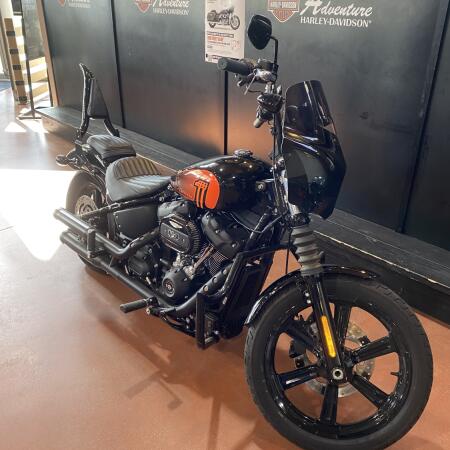 2022 Harley-Davidson® Street Bob® 114 FXBBS thumb 3
