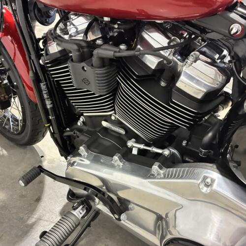 2026 Harley-Davidson® Street Bob® Brilliant Red Chrome Laced Wheels FXBB thumb 0