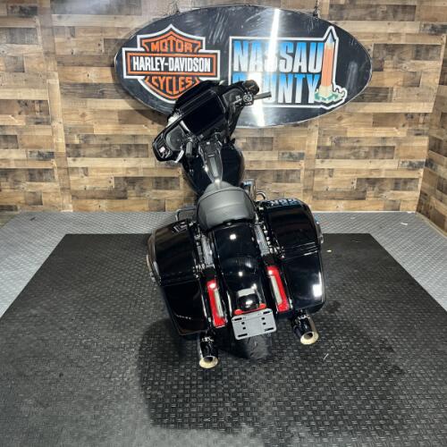 2026 Harley-Davidson® Street Glide® Vivid Black Chrome Trim thumb 1