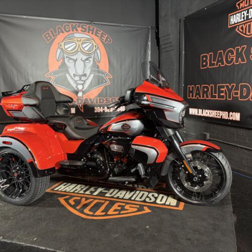 2026 Harley-Davidson® CVO Street Glide 3 Limited FLHLTSE  thumb 2