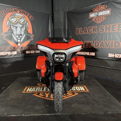 2026 Harley-Davidson® CVO Street Glide 3 Limited FLHLTSE  thumb 1