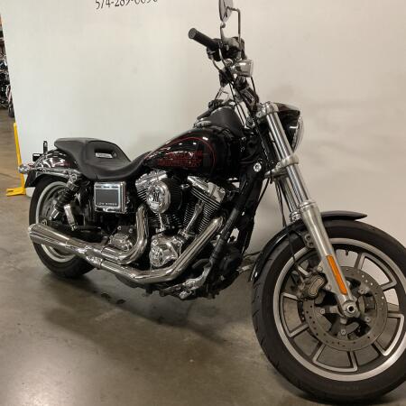 2015 Harley-Davidson® Low Rider® Vivid Black thumb 2