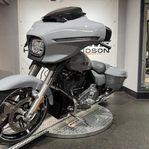 2026 Harley-Davidson® Street Glide® thumb 1