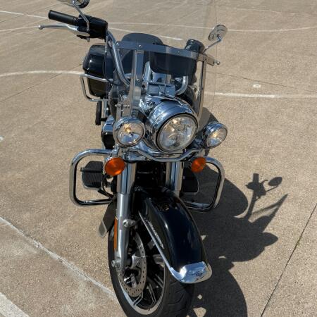 2017 Harley-Davidson® Road King® Vivid Black thumb 2