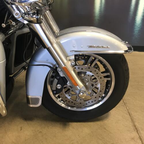 FLHTCUTG 2023 Tri Glide® Ultra thumb 2