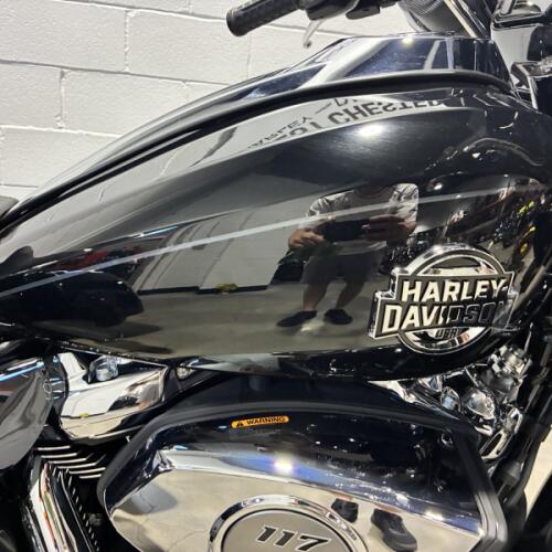 2026 Harley-Davidson® Street Glide 3 Limited Vivid Black Chrome Trim  FLHLT thumb 3