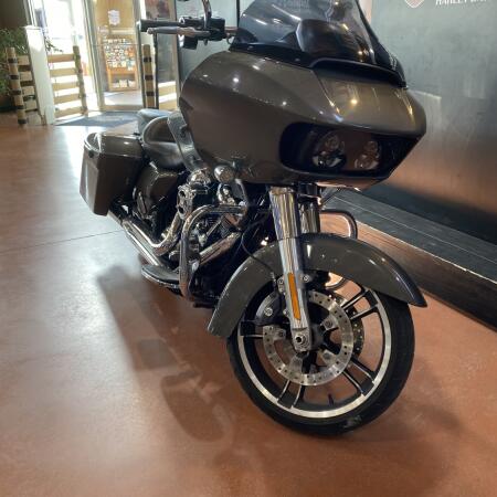 2019 Harley-Davidson® Road Glide® FLTRX thumb 2