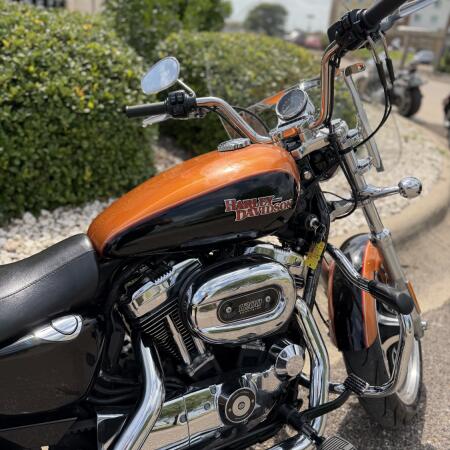 2015 Harley-Davidson® SuperLow® 1200T WHSKY/V BLK W/ PINSTRIPE thumb 2